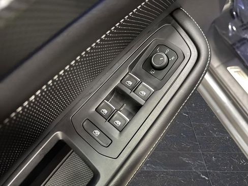 Used 2024 Volkswagen Atlas Cross Sport SEL Premium R-Line image 30