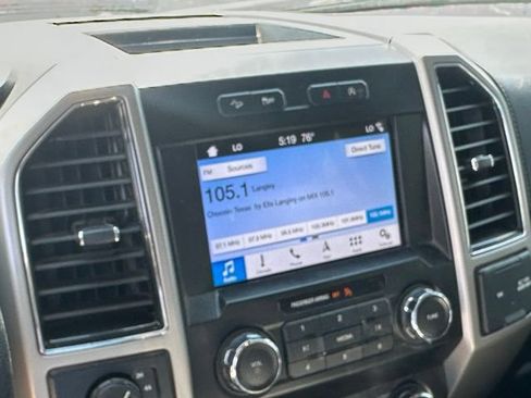 Used 2019 Ford F150 Lariat w/ FX4 Off-Road Package AWD/4WD image 27