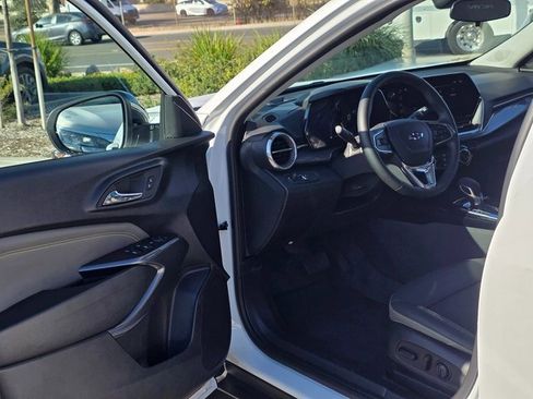 Used 2025 Chevrolet Trax ACTIV w/ Driver Confidence Package image 34