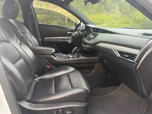 Used 2020 Cadillac XT4 Premium Luxury FWD image 22