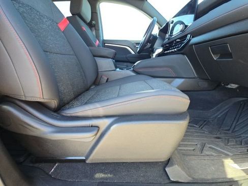 Used 2024 Chevrolet Colorado Z71 w/ Z71 Convenience Package 2 image 16