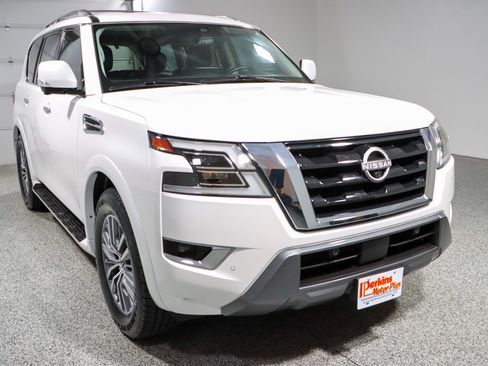 Used 2023 Nissan Armada SL w/ Captain's Chairs Package RWD image 5