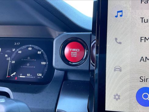 Used 2025 Toyota Tacoma TRD Sport image 30