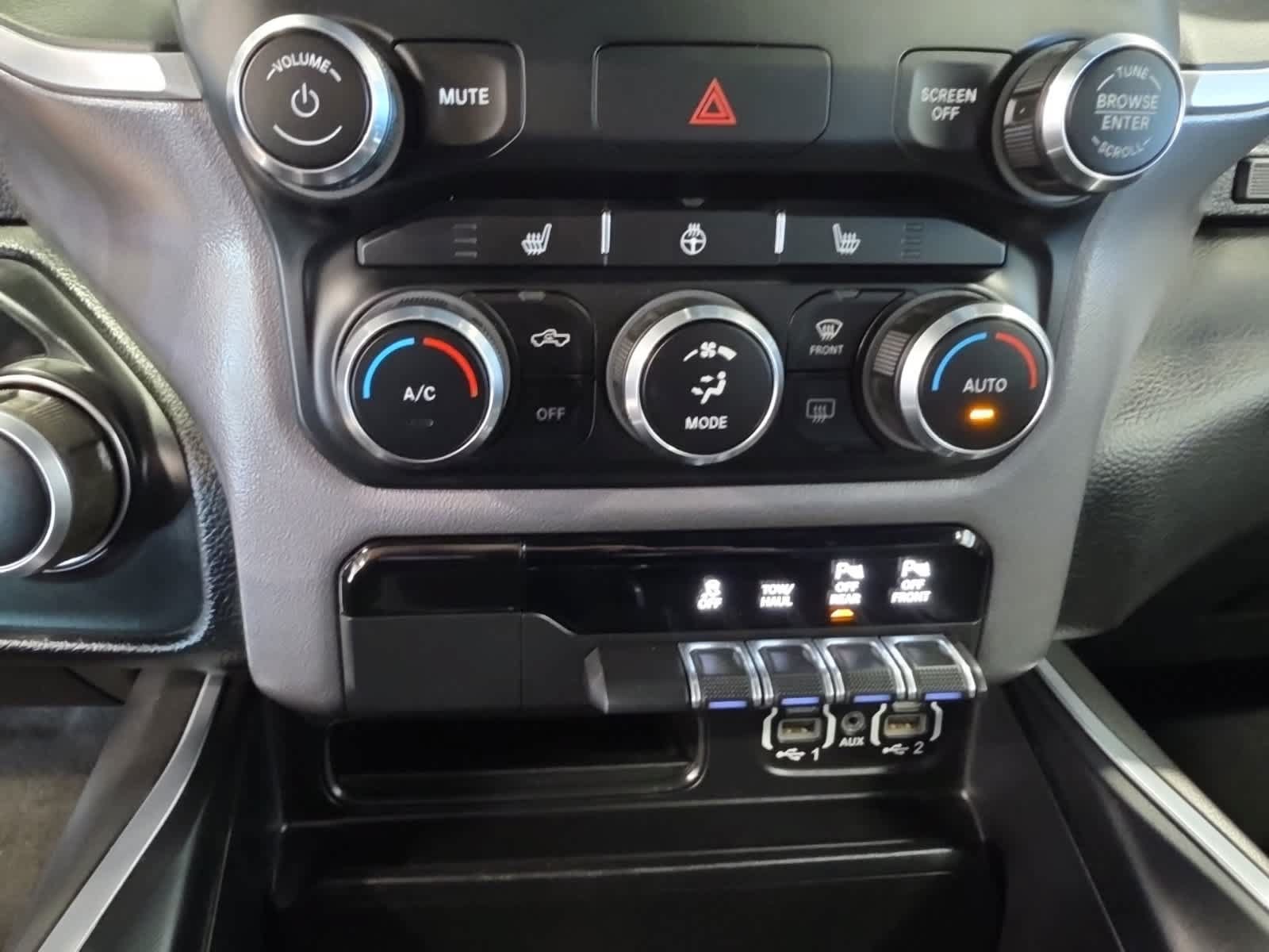 Used 2020 RAM 1500 Big Horn AWD/4WD image 25