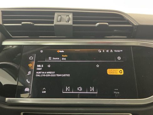 Used 2024 Audi Q3 2.0T Premium image 11