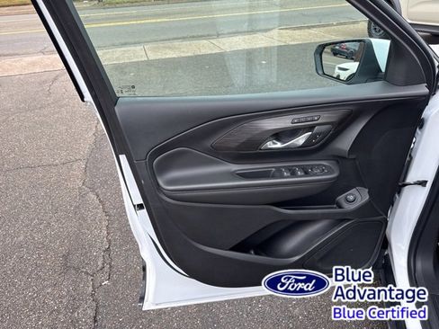 Used 2023 GMC Terrain SLT image 14