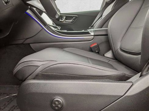 Certified 2025 Mercedes-Benz C 300 Sedan image 4