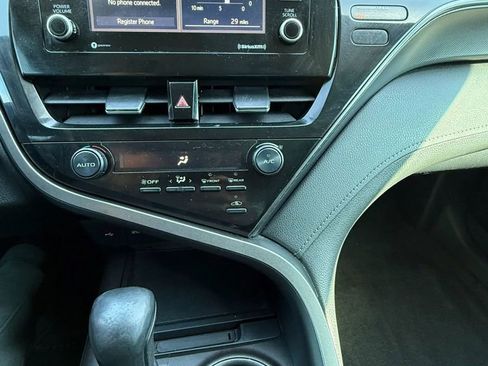 Used 2021 Toyota Camry SE image 16