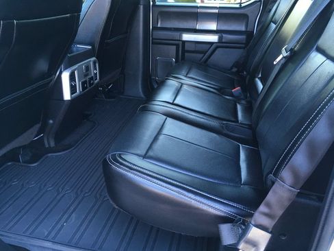 Used 2018 Ford F150 Lariat w/ Equipment Group 502A Luxury AWD/4WD image 28