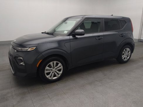 Used 2020 Kia Soul LX image 2