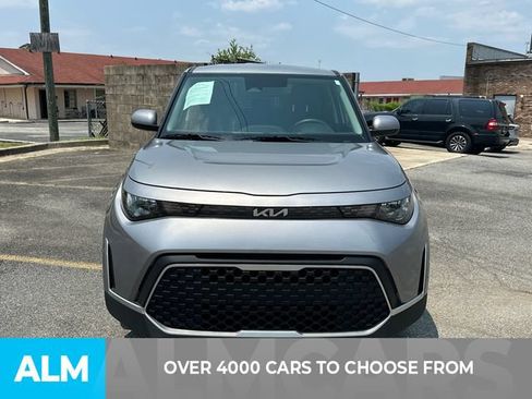 Used 2025 Kia Soul LX w/ LX Technology Package FWD image 2