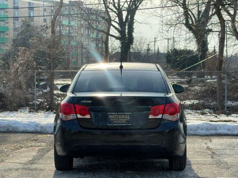 Used 2014 Chevrolet Cruze LS image 13