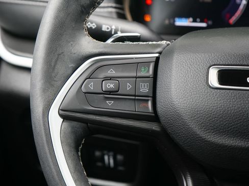 Used 2023 Jeep Grand Cherokee Altitude AWD/4WD image 14