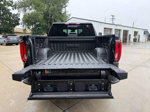 Used 2025 GMC Sierra 1500 AT4 AWD/4WD image 34