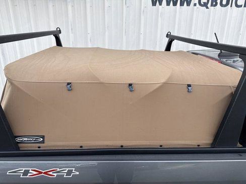 Used 2022 Chevrolet Colorado LT w/ Luxury Package image 37