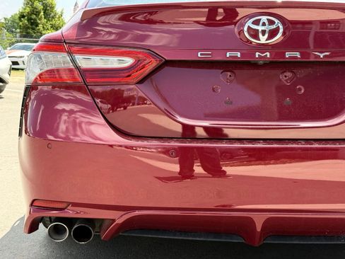 Used 2018 Toyota Camry XSE FWD image 13