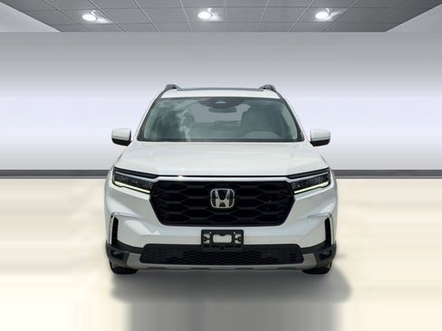 Used 2024 Honda Pilot Touring image 5