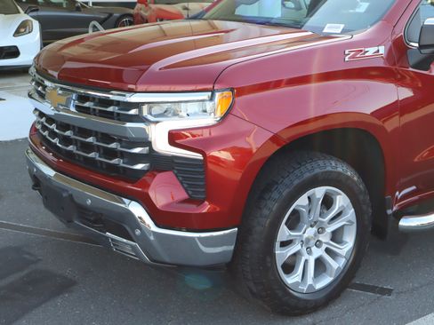 Used 2023 Chevrolet Silverado 1500 LTZ w/ Z71 Off-Road Package AWD/4WD image 6