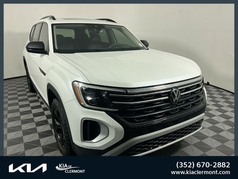 Used 2024 Volkswagen Atlas Peak Edition SEL AWD/4WD image 1