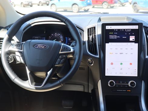 Used 2024 Ford Edge SEL w/ Convenience Package AWD/4WD image 14
