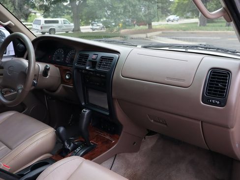 Used 2000 Toyota 4Runner Limited AWD/4WD image 17