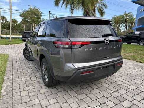Used 2024 Nissan Pathfinder S FWD image 12