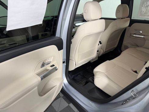 Certified 2025 Mercedes-Benz GLB 250 4MATIC image 25