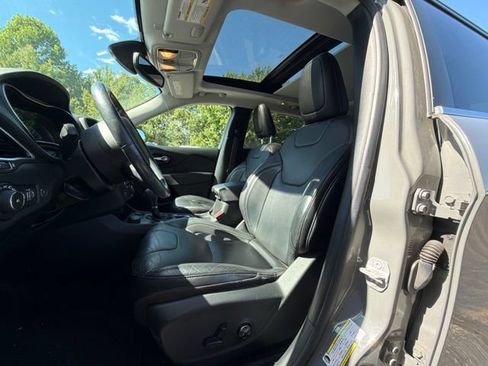 Used 2020 Jeep Cherokee Limited AWD/4WD image 14