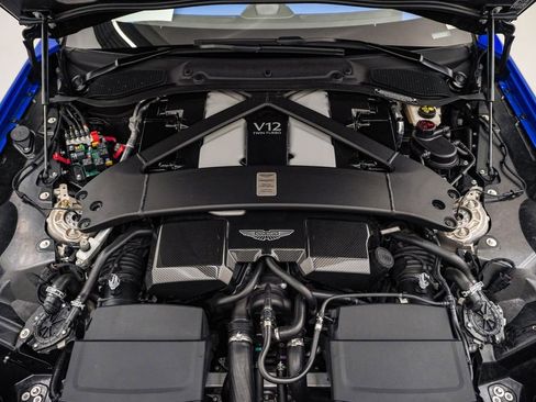 Used 2026 Aston Martin Vanquish Convertible RWD image 36