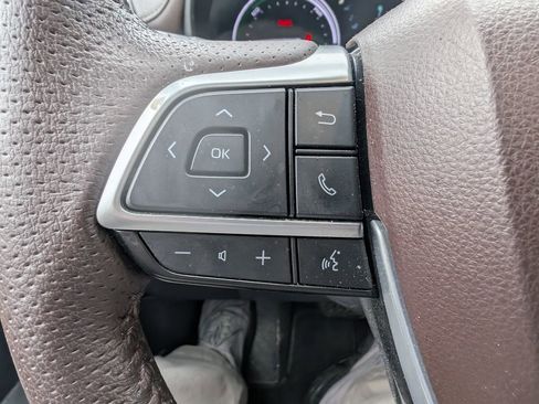 Used 2022 Toyota Sienna Platinum image 18