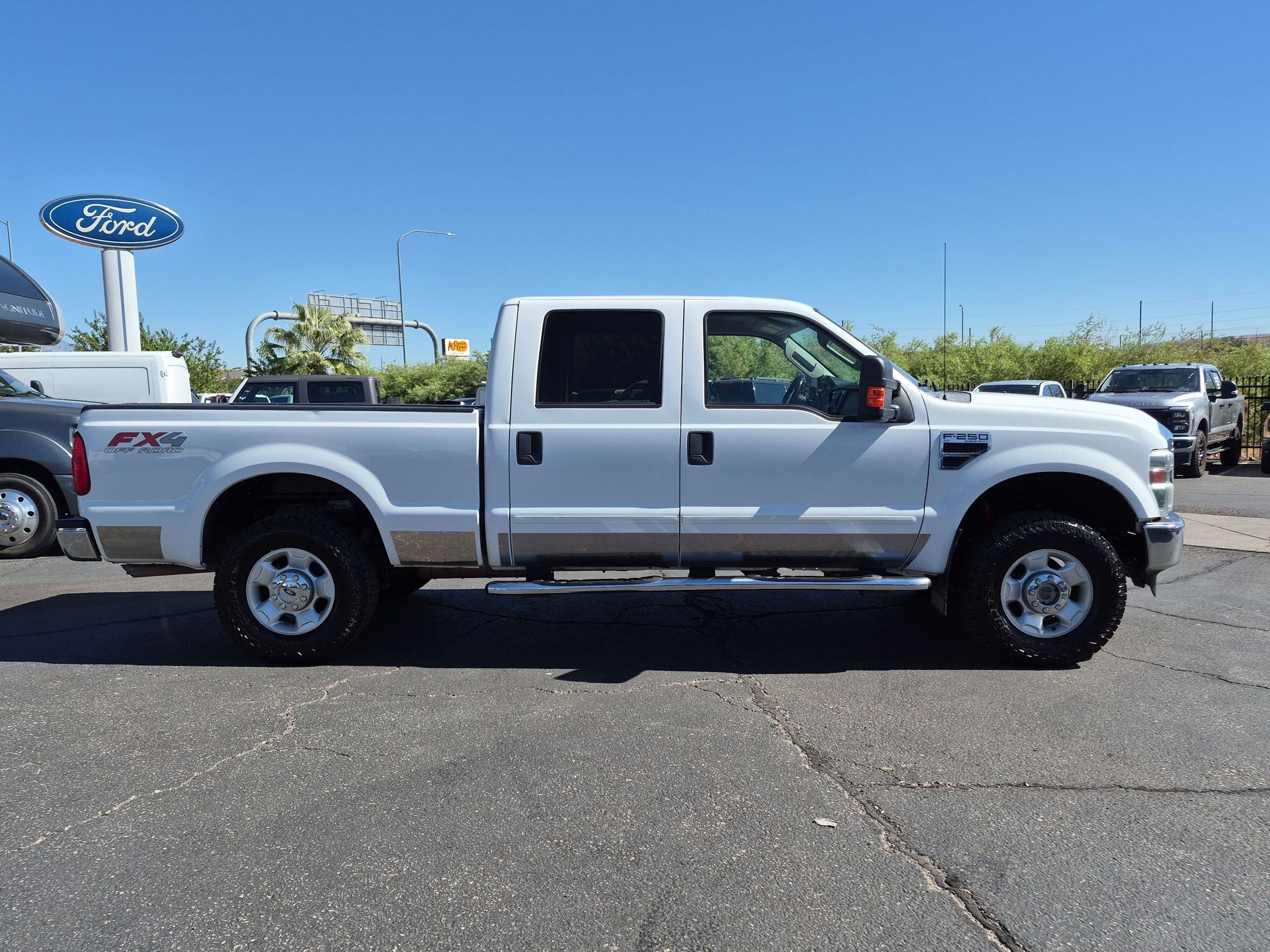 Used 2010 Ford F250 XLT AWD/4WD image 2
