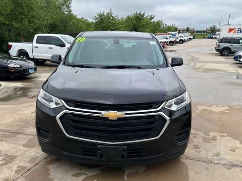Used 2020 Chevrolet Traverse LS FWD image 2