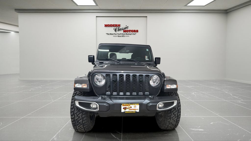 Used 2023 Jeep Gladiator Overland w/ Cold Weather Group AWD/4WD image 8