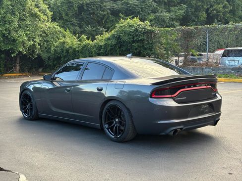 Used 2017 Dodge Charger SXT w/ Plus Group RWD image 8