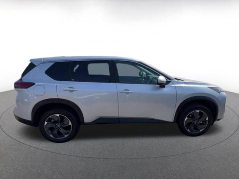 Used 2025 Nissan Rogue SV AWD/4WD image 15