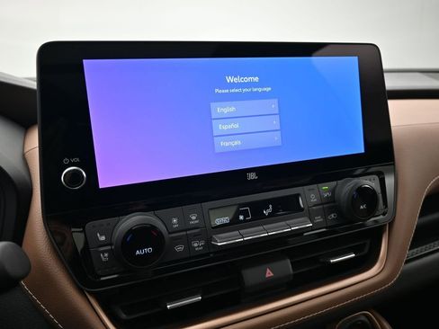 Used 2024 Toyota Grand Highlander AWD Hybrid image 14