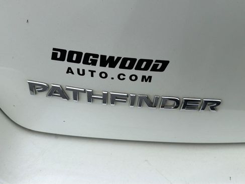 Used 2018 Nissan Pathfinder Platinum AWD/4WD image 44