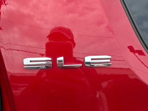 Used 2023 GMC Acadia SLE w/ Driver Convenience Package AWD/4WD image 24