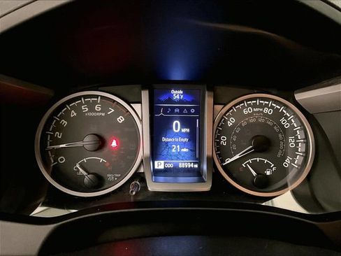 Used 2019 Toyota Tacoma SR5 AWD/4WD image 20