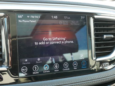 Used 2018 Chrysler Pacifica Limited image 19