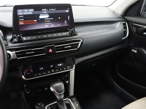 Used 2021 Kia Seltos SX w/ SX Sunroof Package AWD/4WD image 17