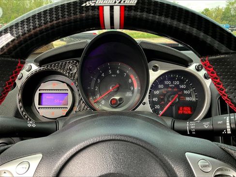 Used 2017 Nissan 370Z Coupe RWD image 10