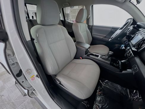 Used 2019 Toyota Tacoma SR w/ SR Convenience Package RWD image 29