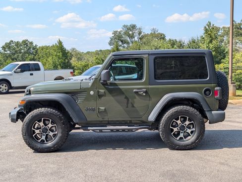 Used 2021 Jeep Wrangler Sport AWD/4WD image 6