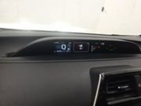 Used 2016 Toyota Prius Four w/ Advanced Technology Package image 38