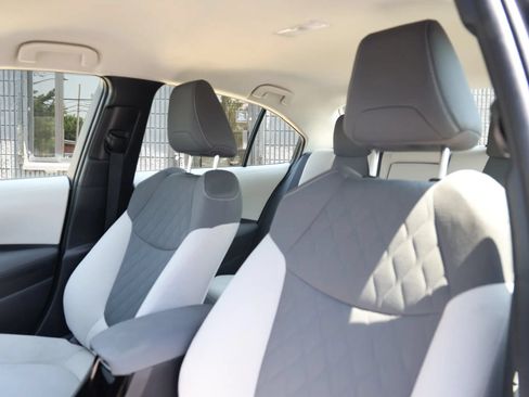 Used 2022 Toyota Corolla LE FWD image 23