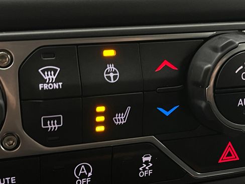 Used 2021 Jeep Gladiator Rubicon AWD/4WD image 5