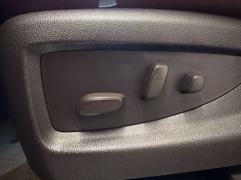 Used 2018 Chevrolet Tahoe Premier image 13