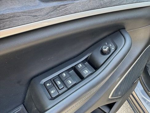 Used 2023 Jeep Grand Cherokee 4WD 4xe image 23