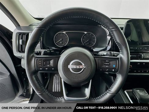 Certified 2025 Nissan Pathfinder SL image 11